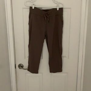 Lululemon pants in brown. Tag cut off but size 8